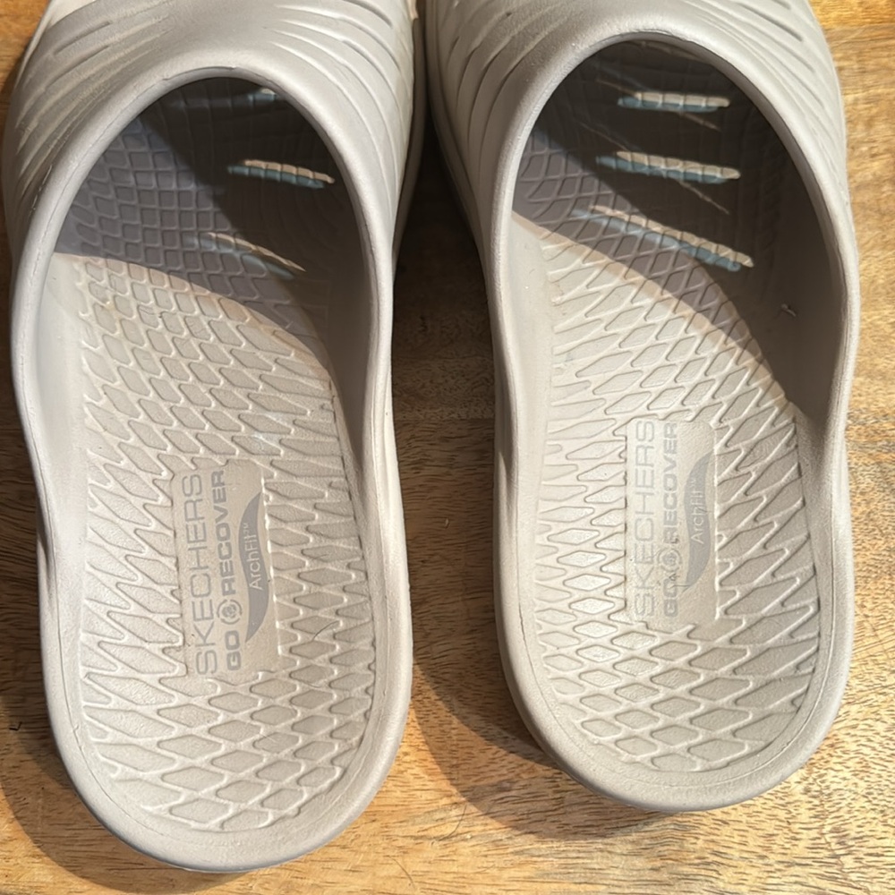 Sketchers Go Recovery Slides 10 - image 3